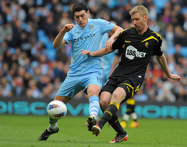 他一直视李 他一直视李