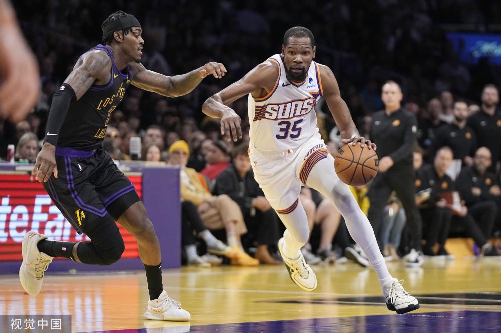 在担任费耶 在担任费耶